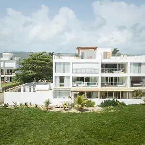 amazing-ocean-front-2-bedroom-apartment.comcaribbean.com/