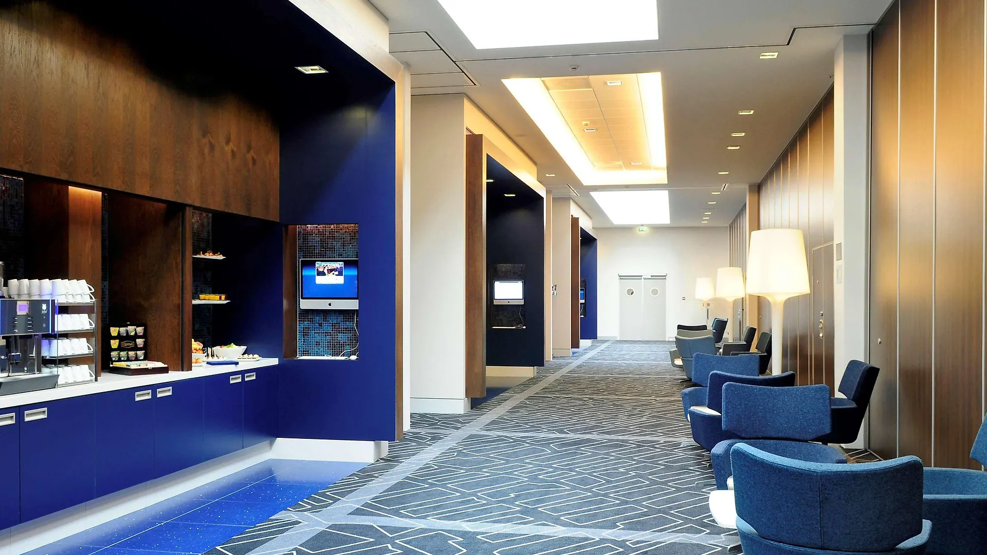 Novotel Amsterdam City 4*,