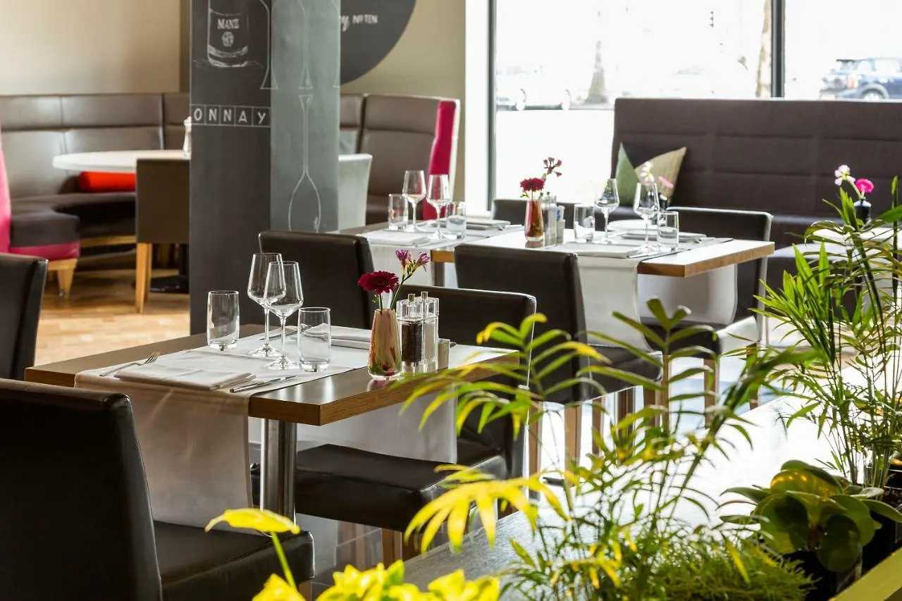 Novotel Amsterdam City Hotel