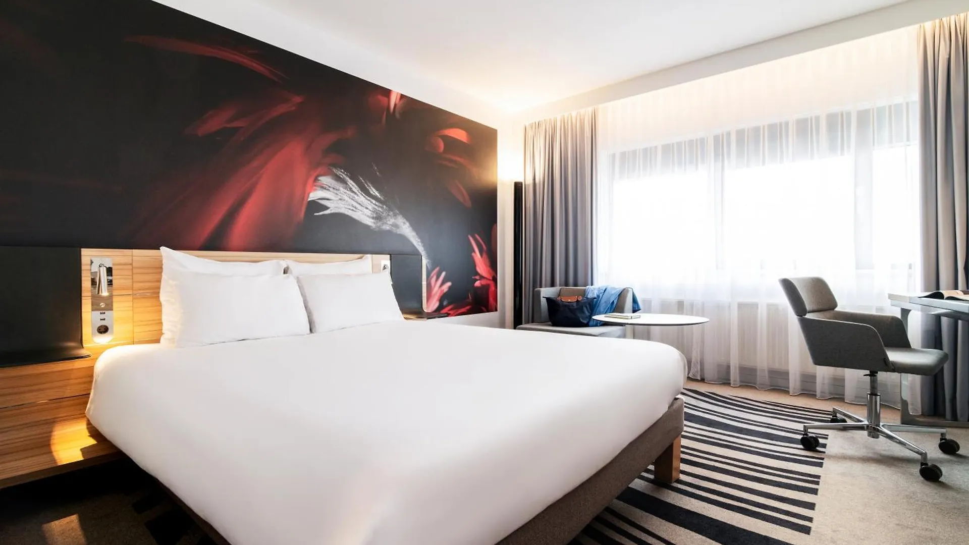 Novotel Amsterdam City 4*,